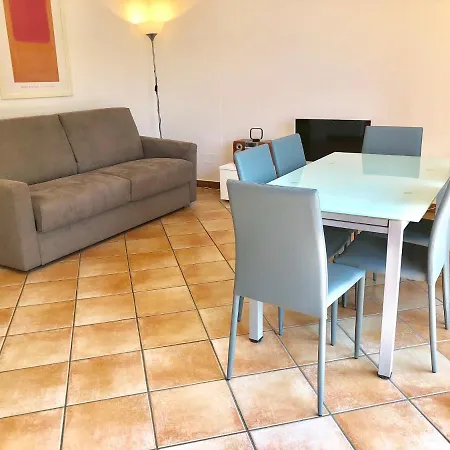 Апартаменты Residenza Ai Ronchi 3 4 7 8 Maccagno