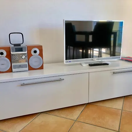 Residenza Ai Ronchi 3 4 7 8 דירה